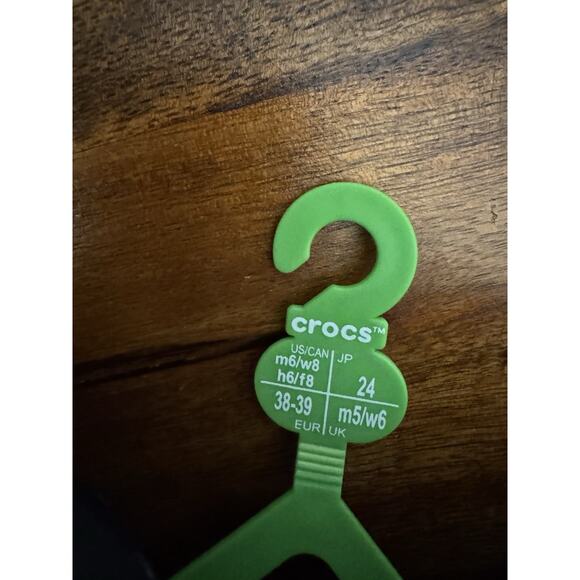 Crocs Classic Flip V2 Black Unisex Flip Flops Comfort Everyday Men’s 6 Women’s 8 - Picture 10 of 10